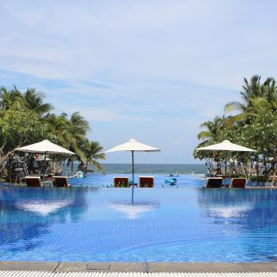 big - pool-4505702